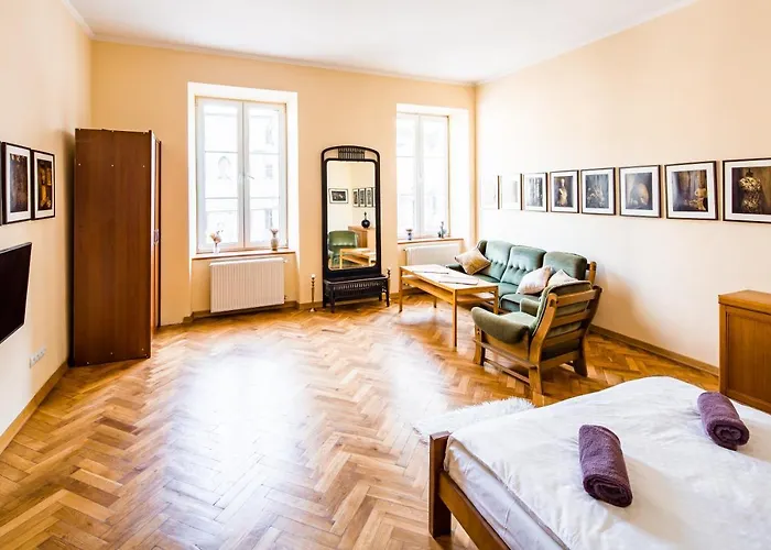 Romari ставропігійська 11 شقة *